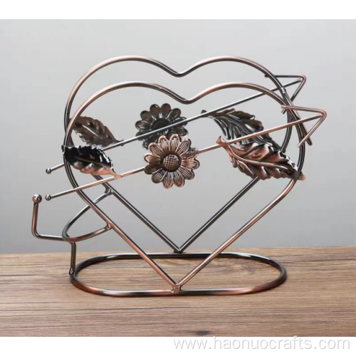 Iron art wine rack with double heart